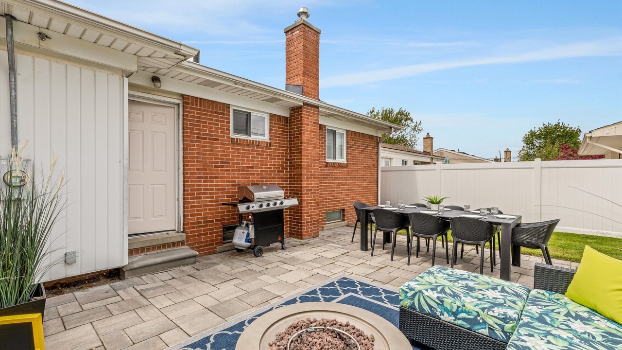 Photo of Outdoor in Royal Oak