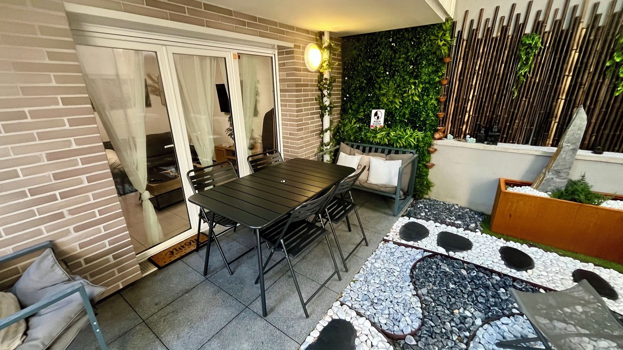 Photo of Outdoor in Romainville