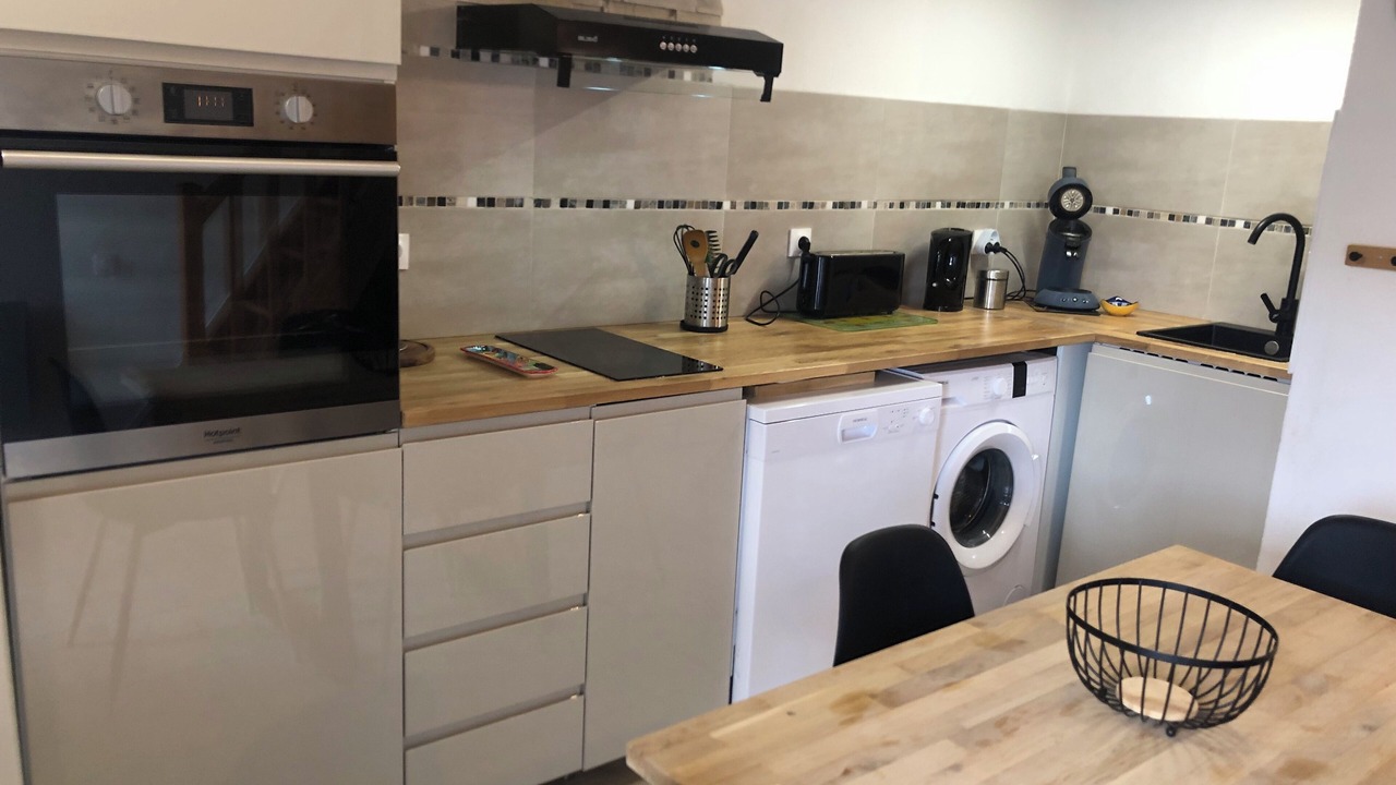 Photo of Kitchen in Saint-Martin-de-Bromes