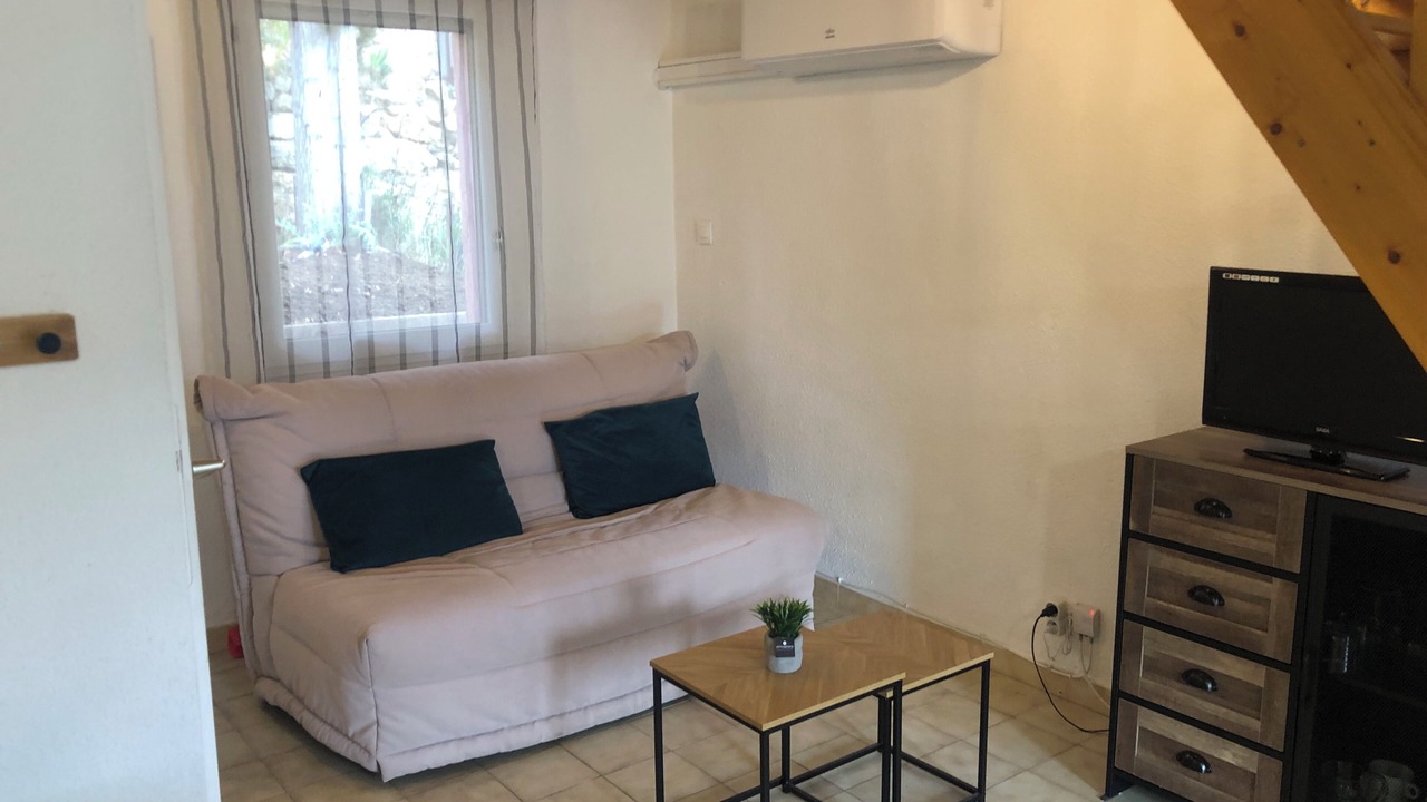 Photo of Livingroom in Saint-Martin-de-Bromes