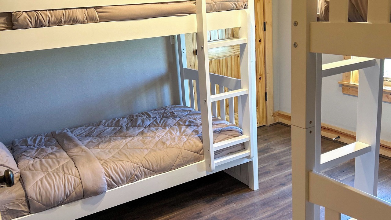 Photo of Bedroom in Lakeview