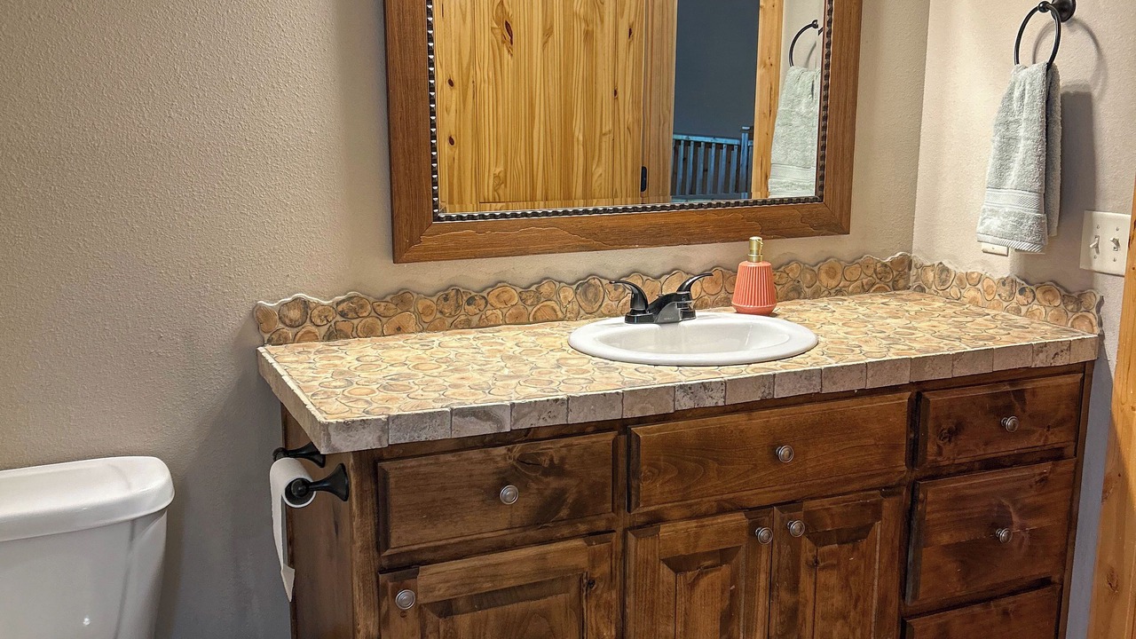 Photo of Bathroom in Lakeview