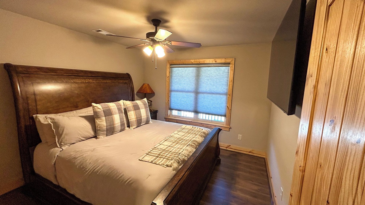 Photo of Bedroom in Lakeview