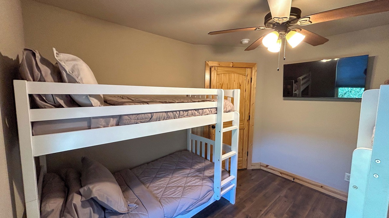 Photo of Bedroom in Lakeview
