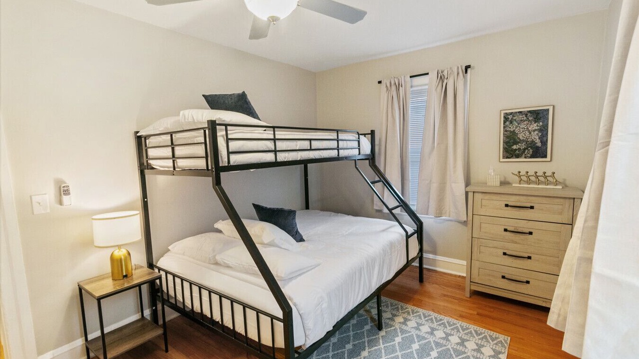 Photo of Bedroom in Highwood