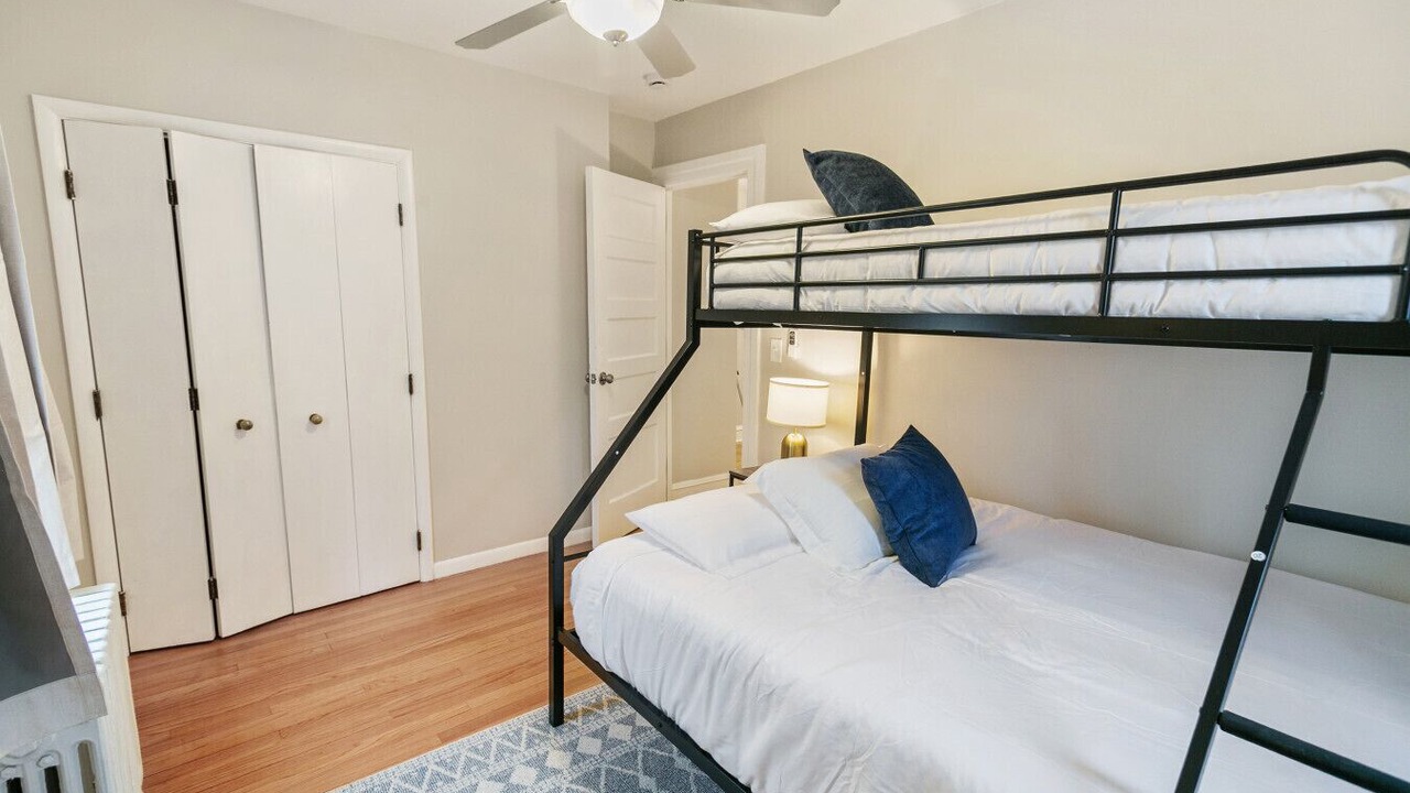 Photo of Bedroom in Highwood