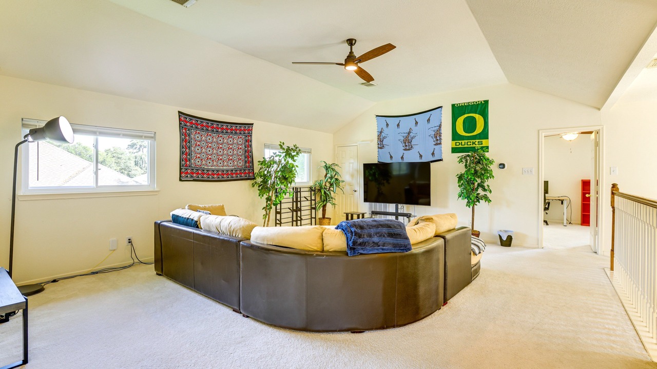 Photo of Livingroom in Spring
