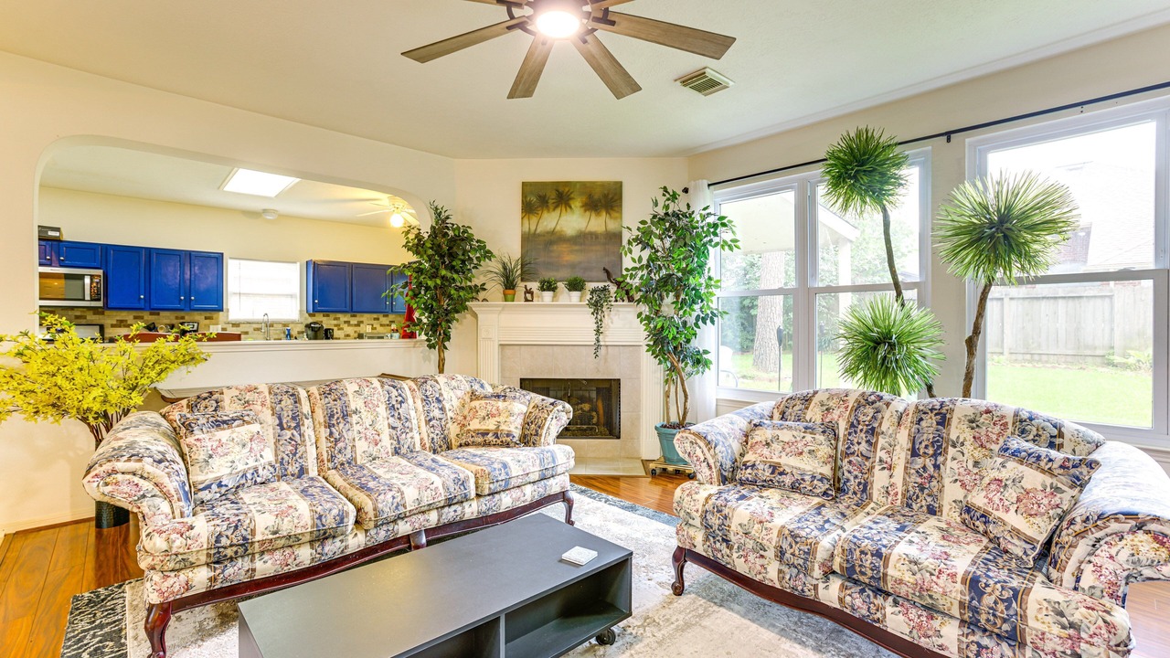 Photo of Livingroom in Spring