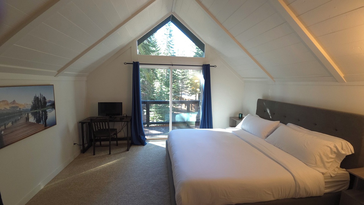 Photo of Bedroom in Tahoe Pines