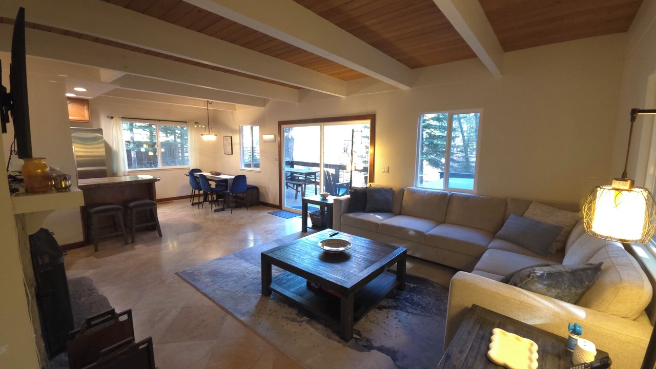 Photo of Livingroom in Tahoe Pines