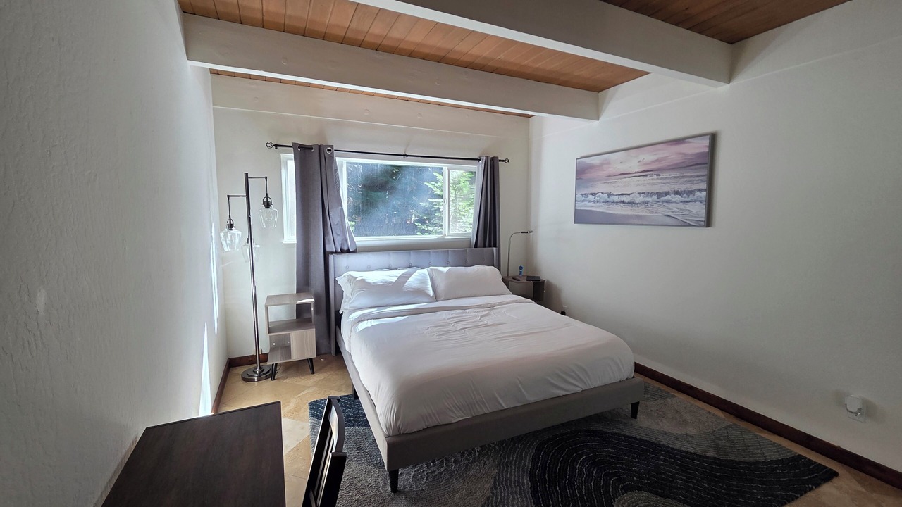 Photo of Bedroom in Tahoe Pines