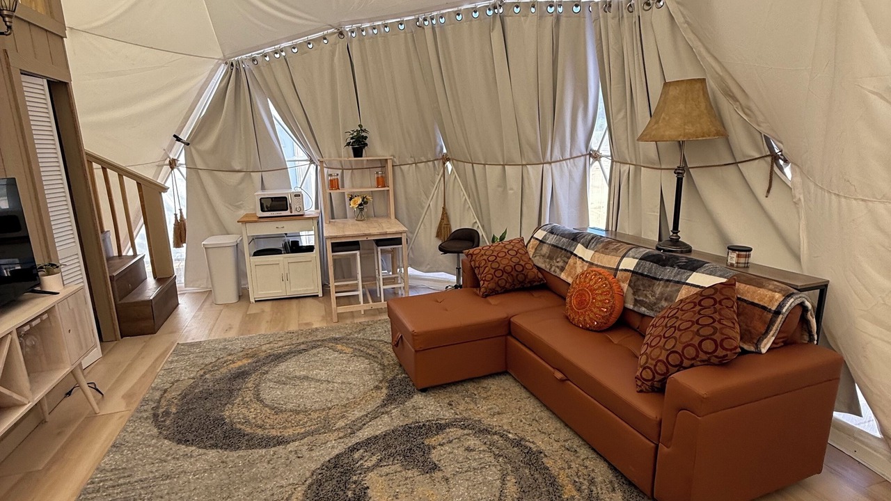 Photo of Livingroom in Cardinal Hills Estates