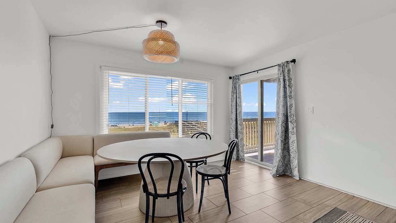Photo of Livingroom in Ocean Drive