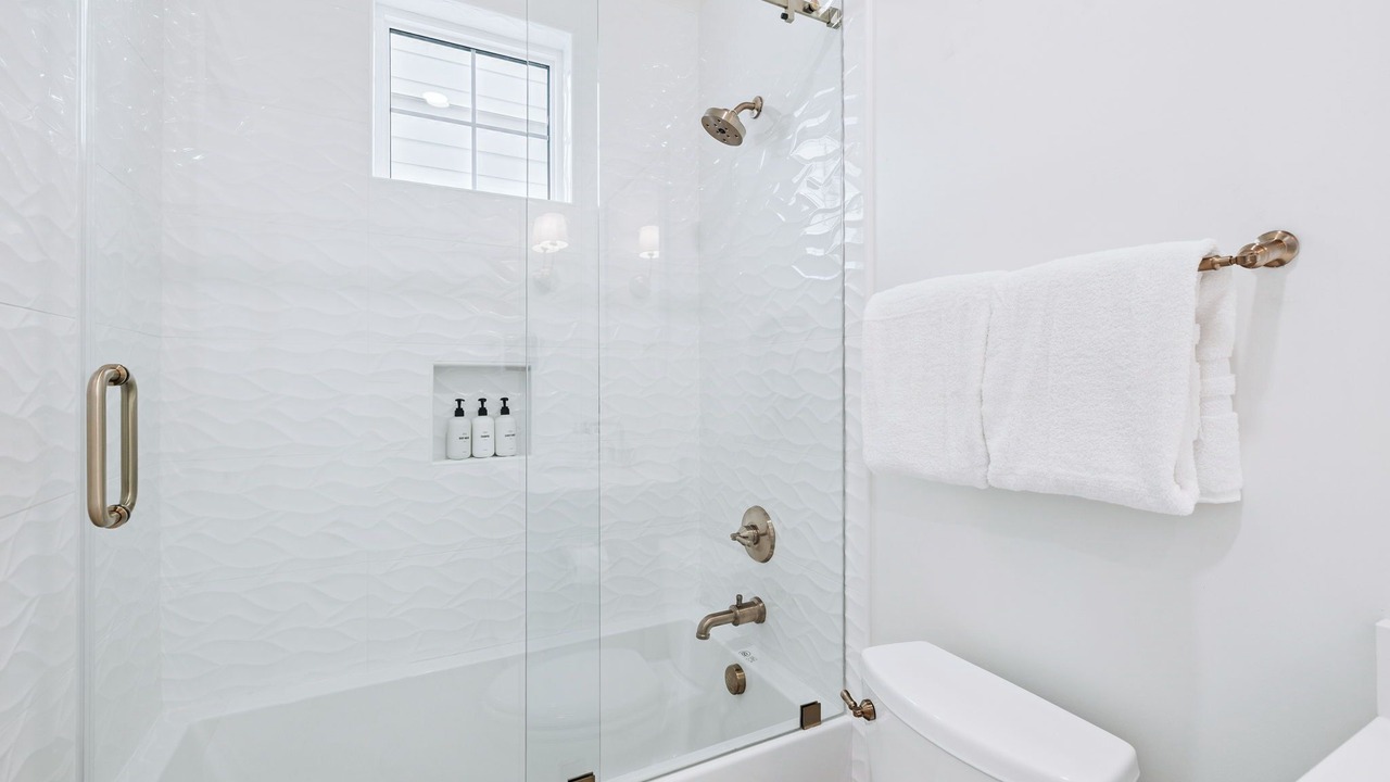 Photo of Bedroom in Biltmore Beach