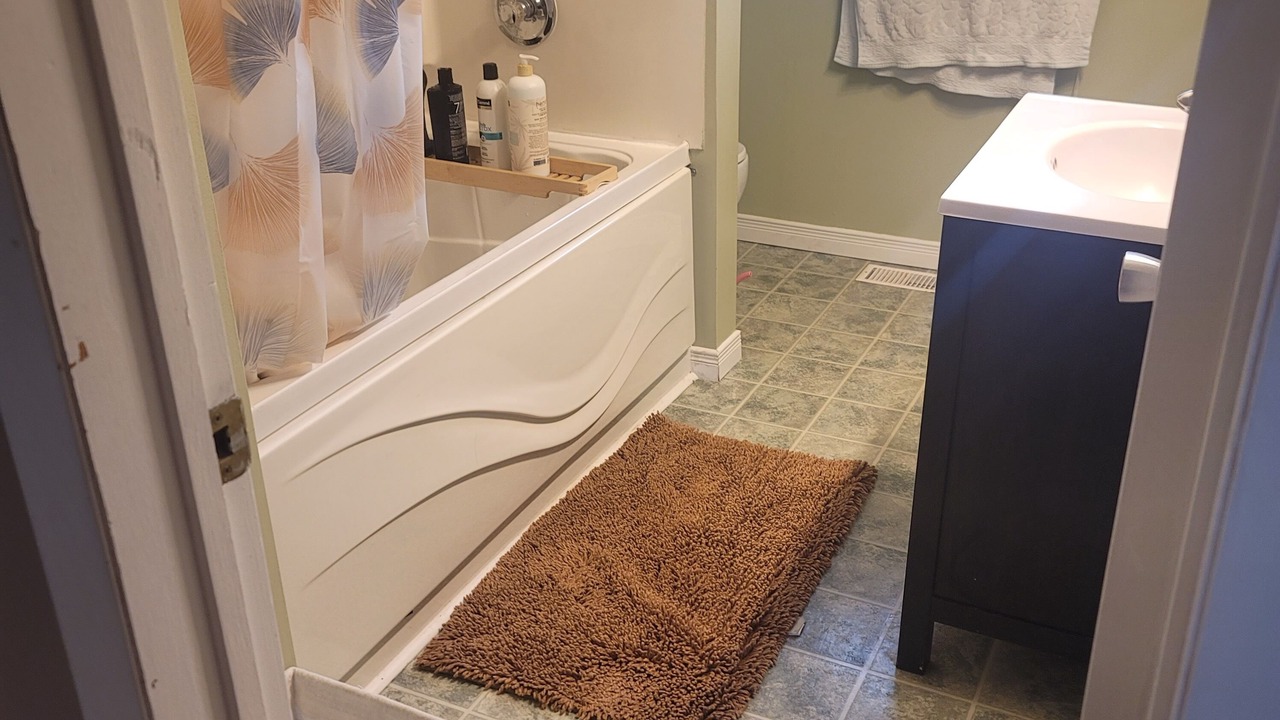 Photo of Bathroom in Chatham-Kent