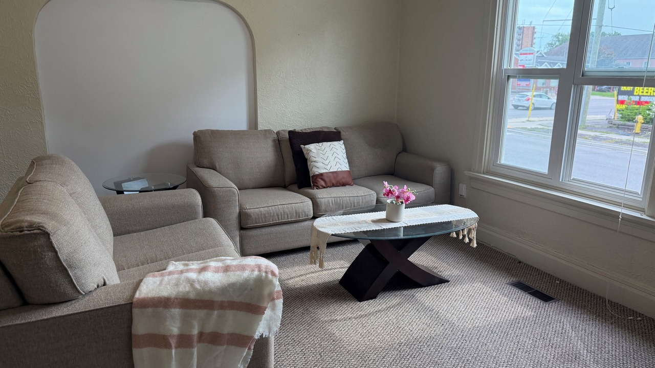 Photo of Livingroom in Chatham-Kent