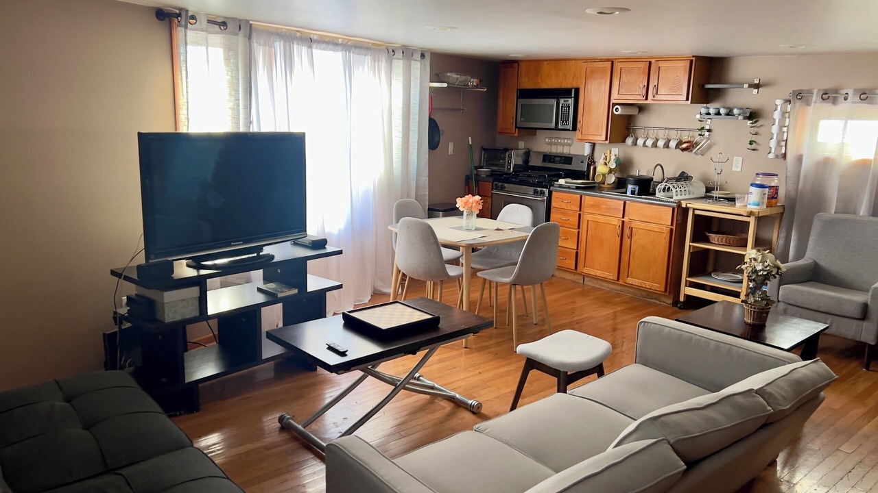 Photo of Livingroom in Heart of Chicago