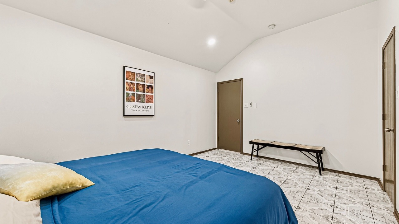 Photo of Bedroom in Clodine