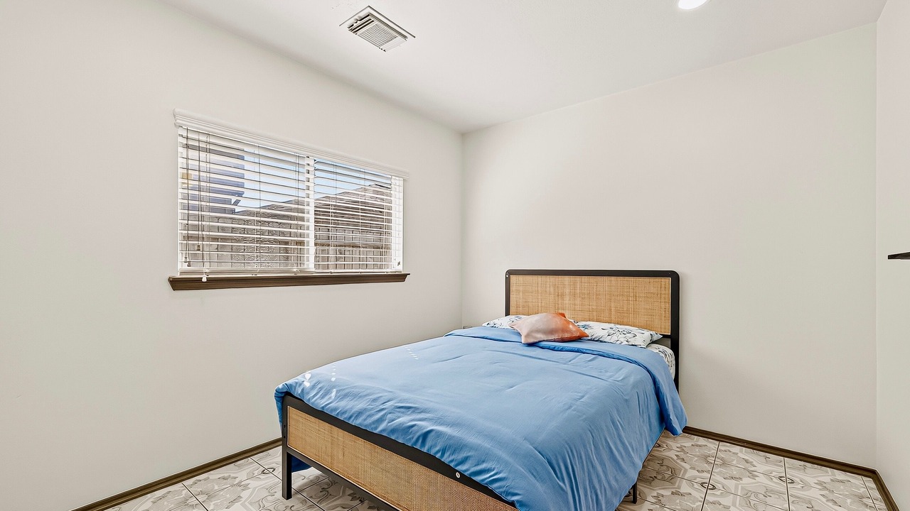 Photo of Bedroom in Clodine