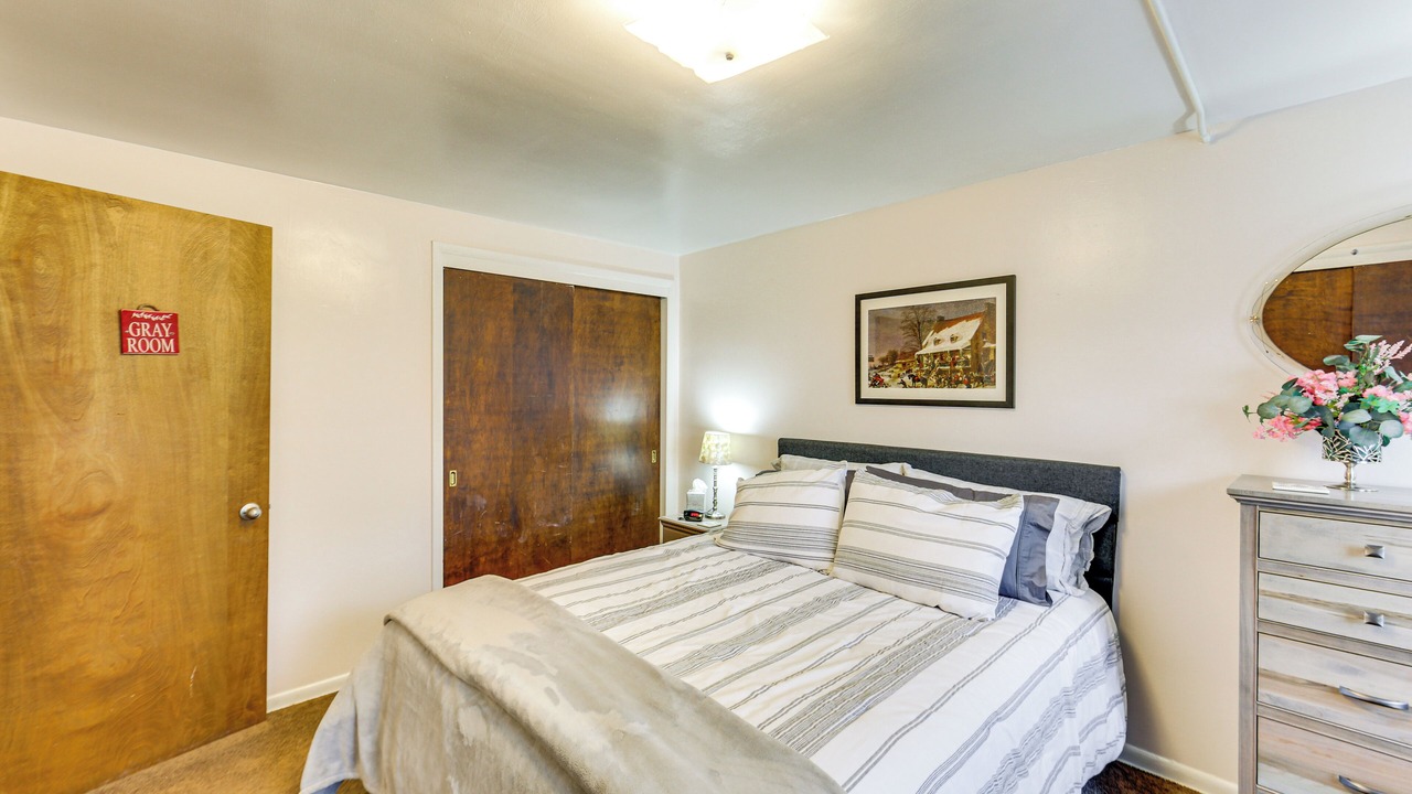 Photo of Bedroom in Elizabeth