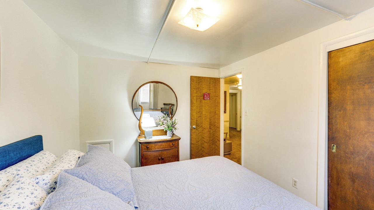 Photo of Bedroom in Elizabeth
