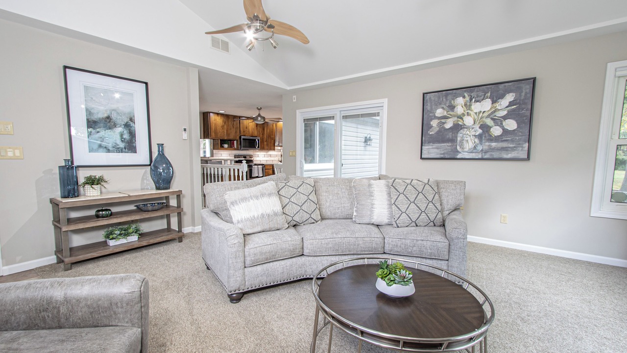Photo of Livingroom in Fenton