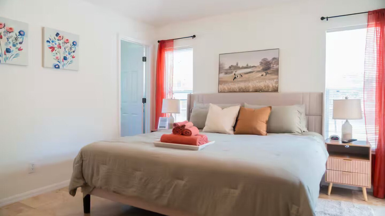 Photo of Bedroom in Lake Berkley