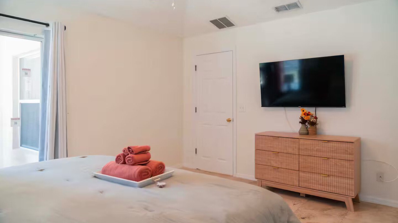 Photo of Bedroom in Lake Berkley