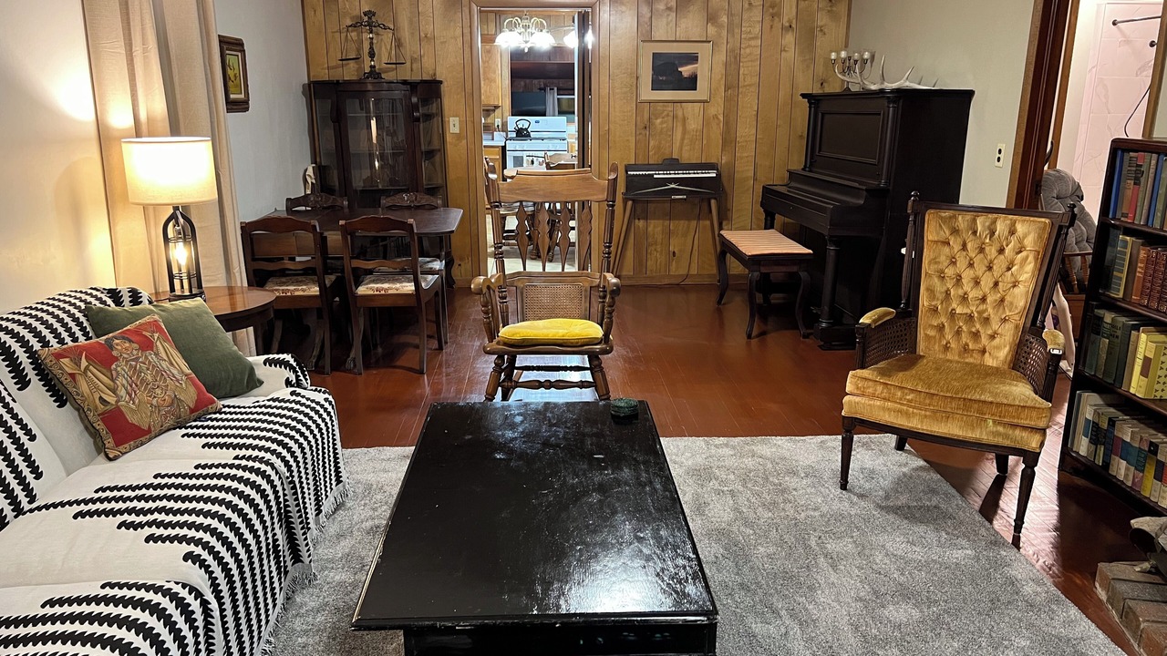 Photo of Livingroom in Kiowa County