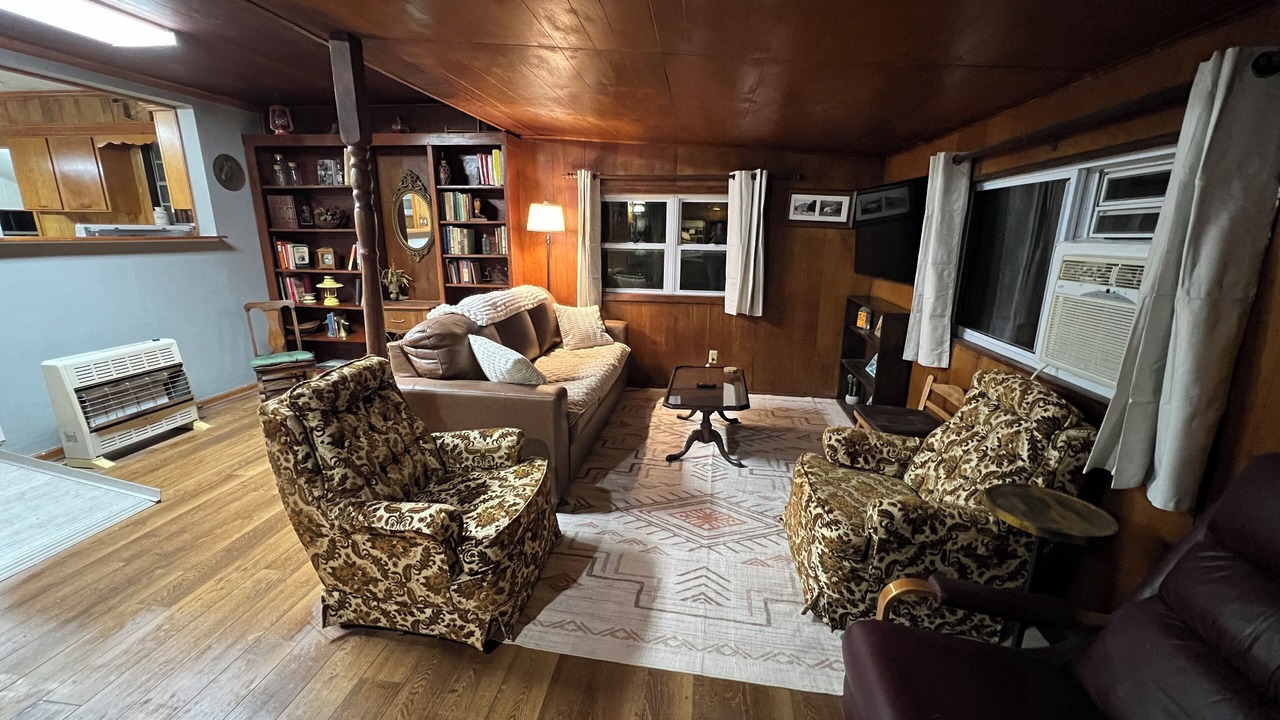 Photo of Livingroom in Kiowa County