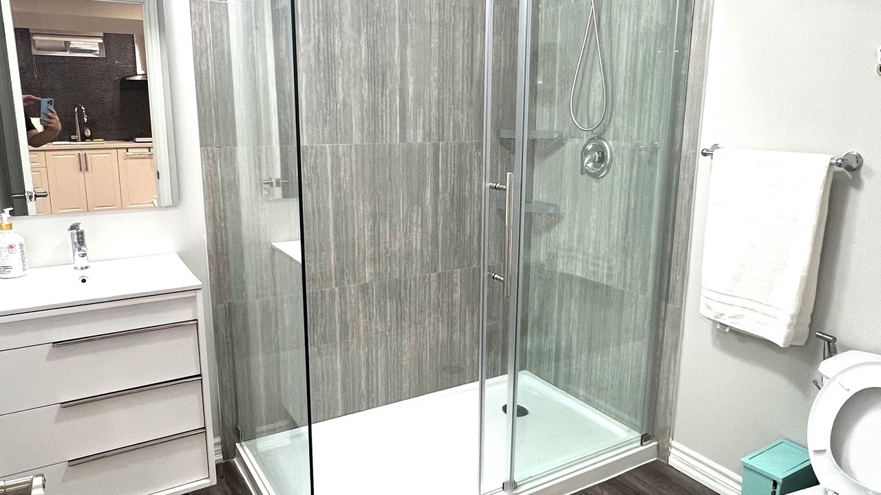 Photo of Bathroom in Halton Regional Municipality
