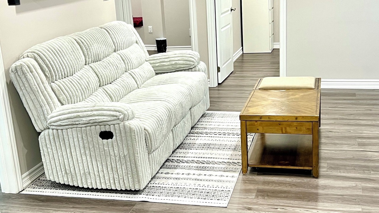 Photo of Livingroom in Halton Regional Municipality