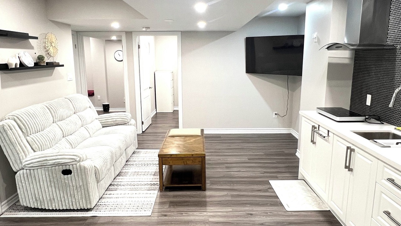 Photo of Livingroom in Halton Regional Municipality