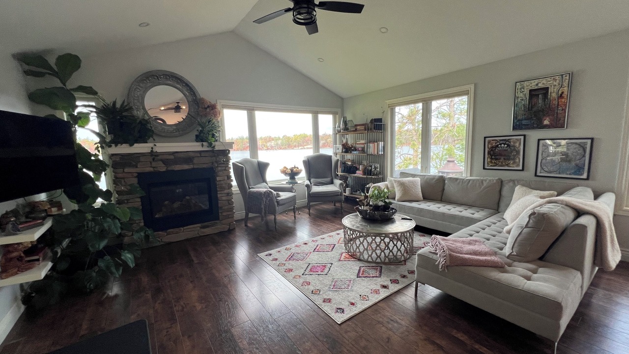Photo of Livingroom in Havelock-Belmont-Methuen