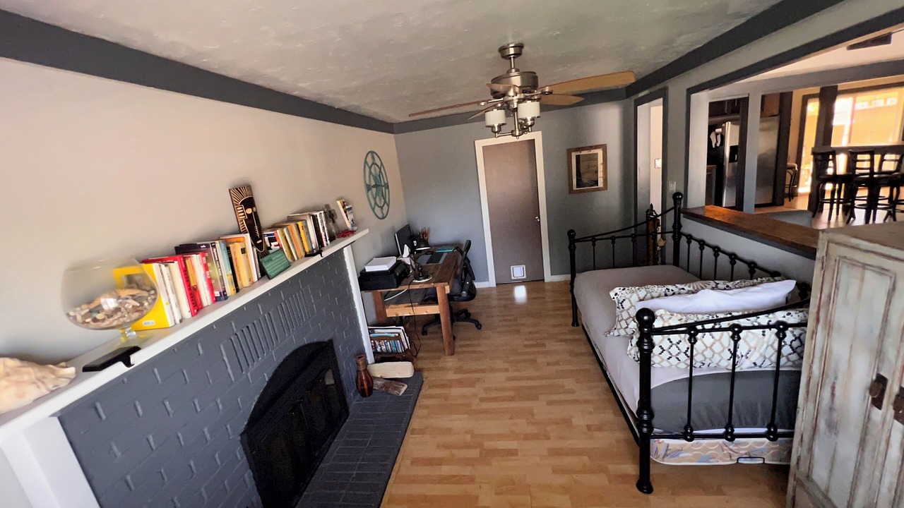 Photo of Livingroom in Snow Heights