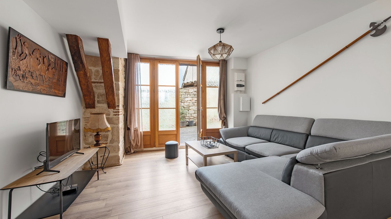 Photo of Livingroom in Castelnau-de-Montmiral