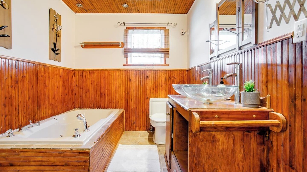 Photo of Bathroom in Saint-Hubert