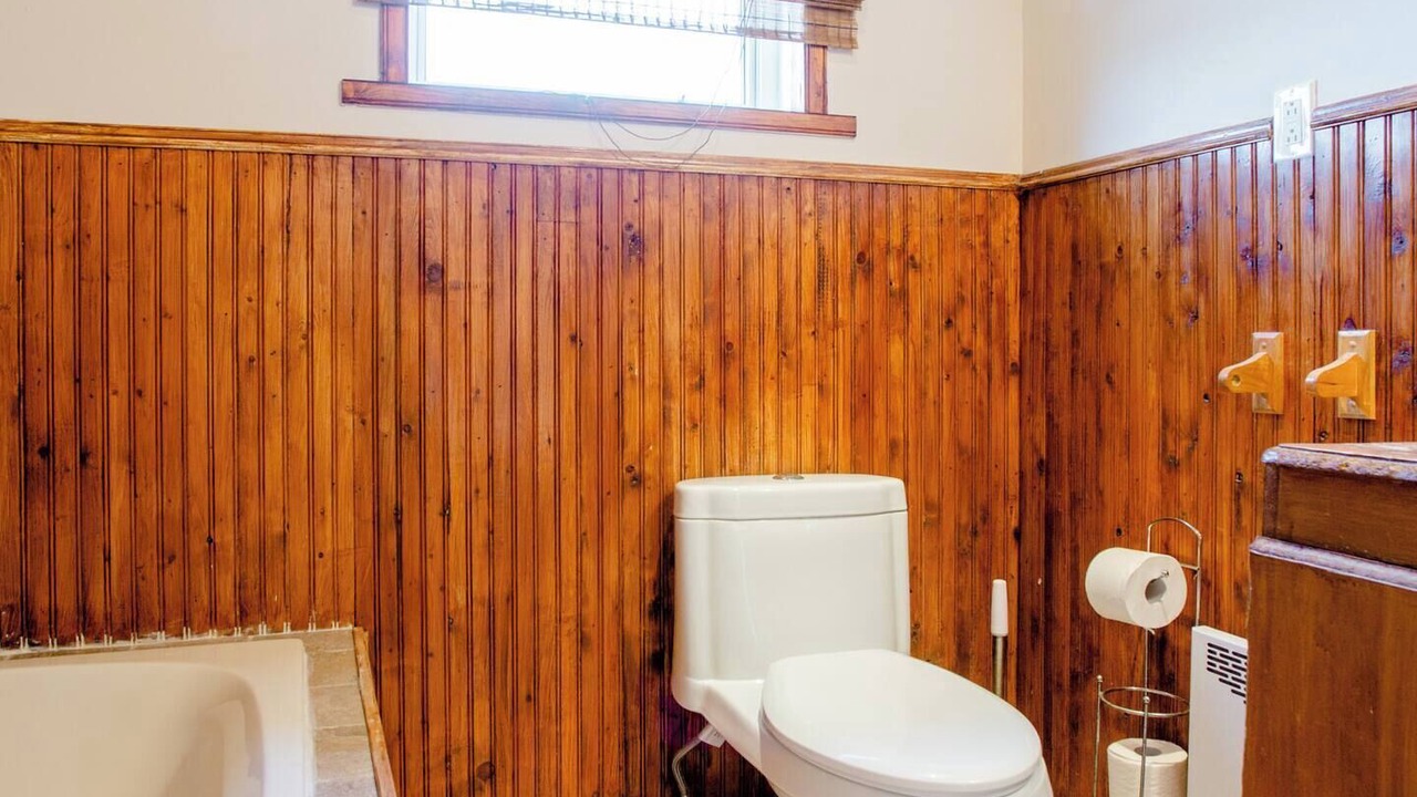 Photo of Bathroom in Saint-Hubert