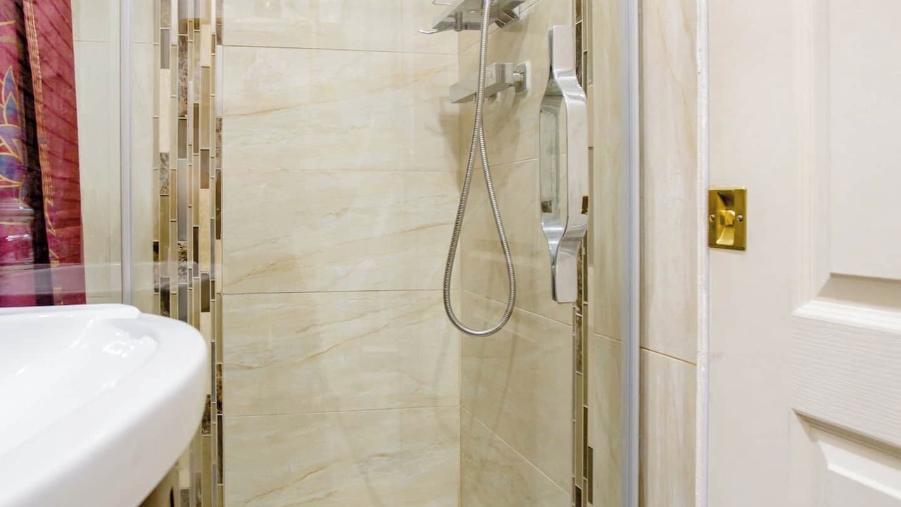 Photo of Bathroom in Saint-Hubert