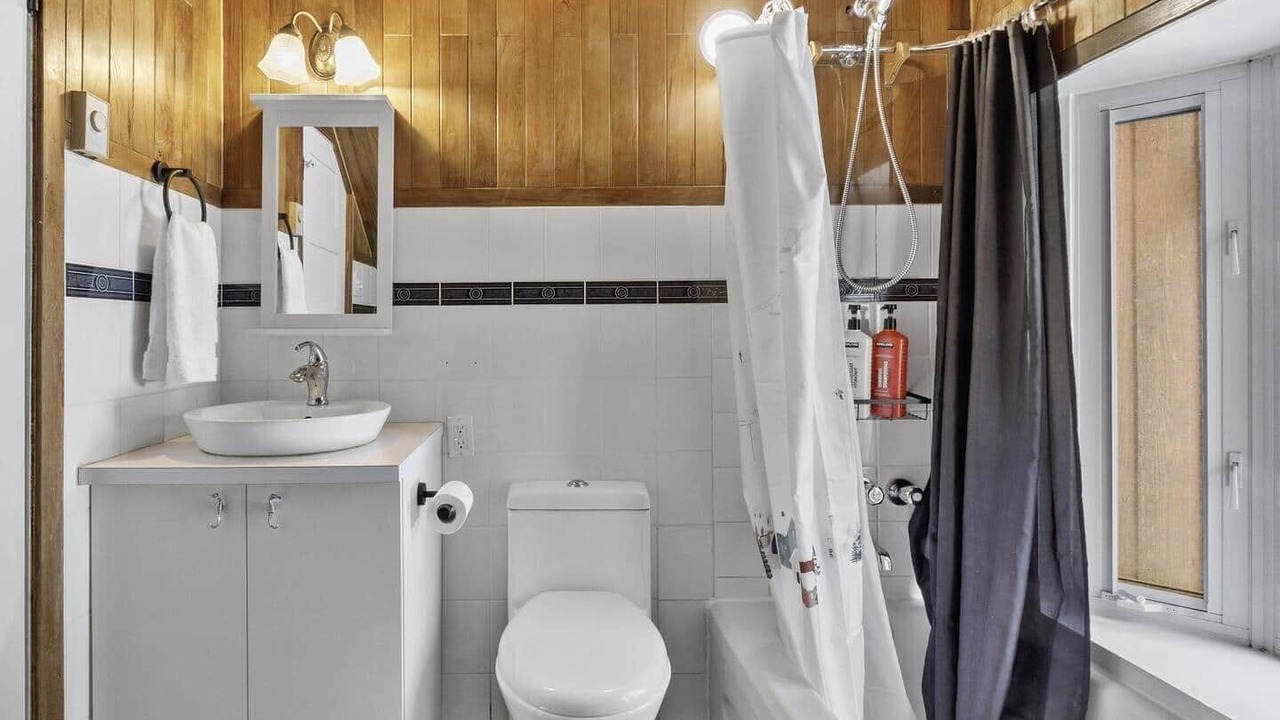 Photo of Bathroom in Orford