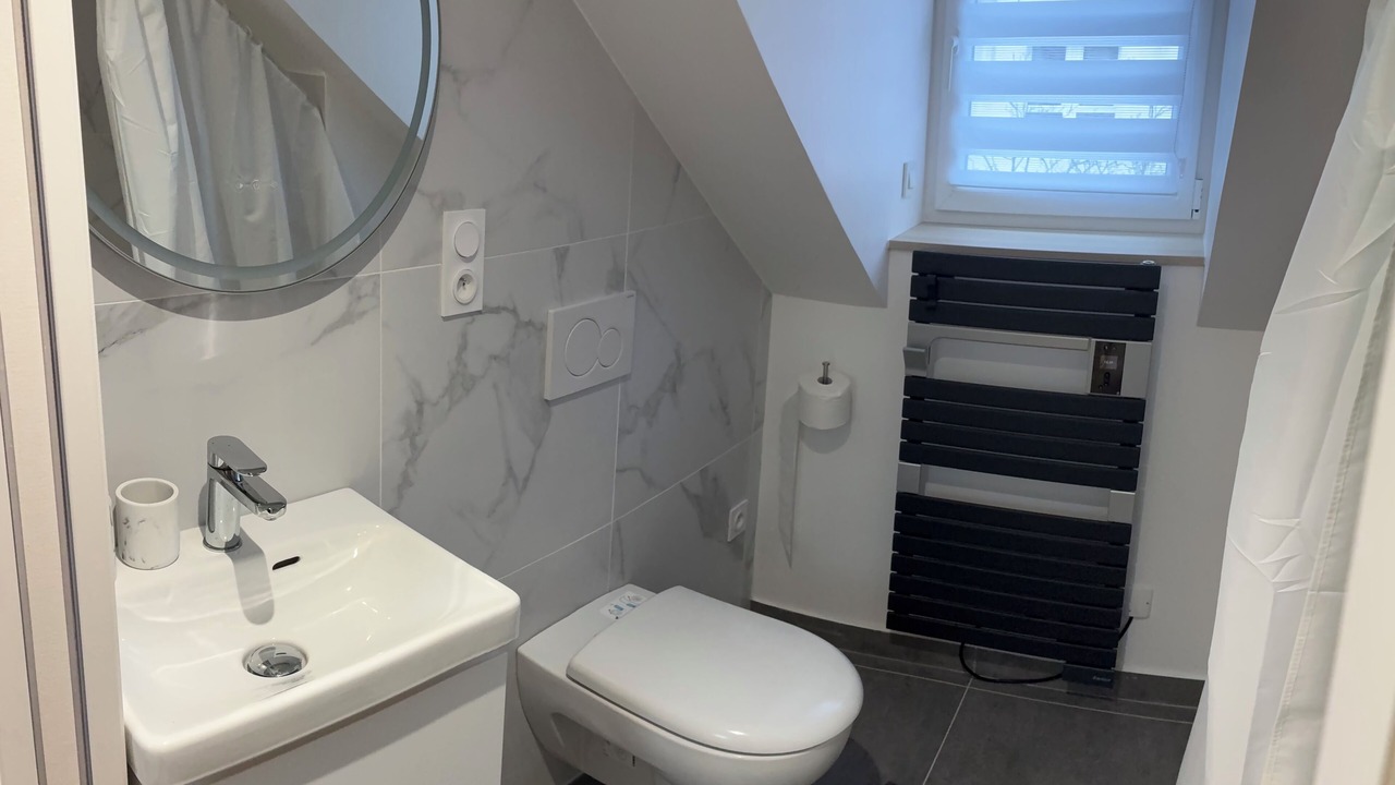 Photo of Bathroom in Quartier Saint-Clement - Jardin des Plantes