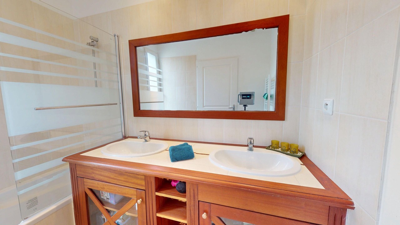 Photo of Bathroom in L'Aiguillon-sur-Vie