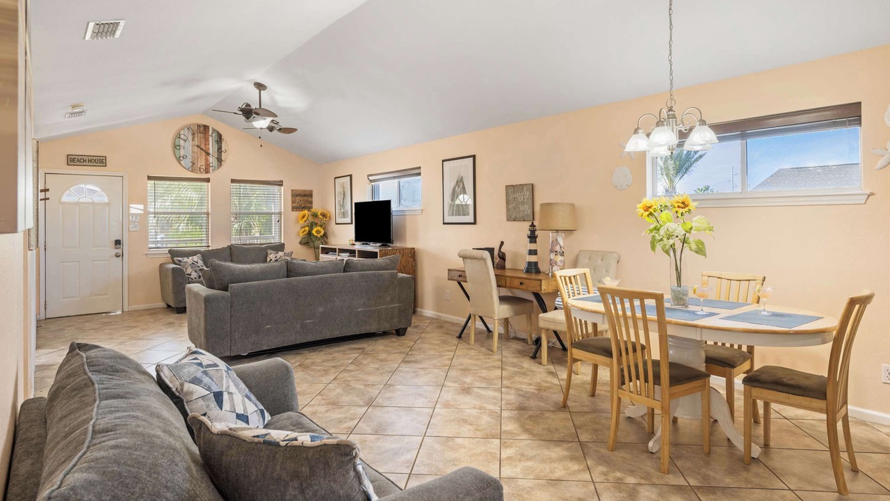 Photo of Livingroom in Leeward Sands
