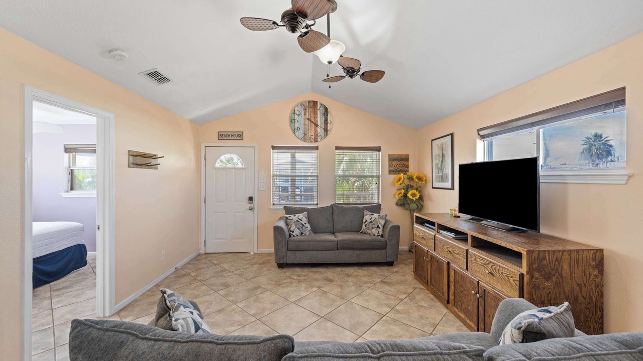 Photo of Livingroom in Leeward Sands