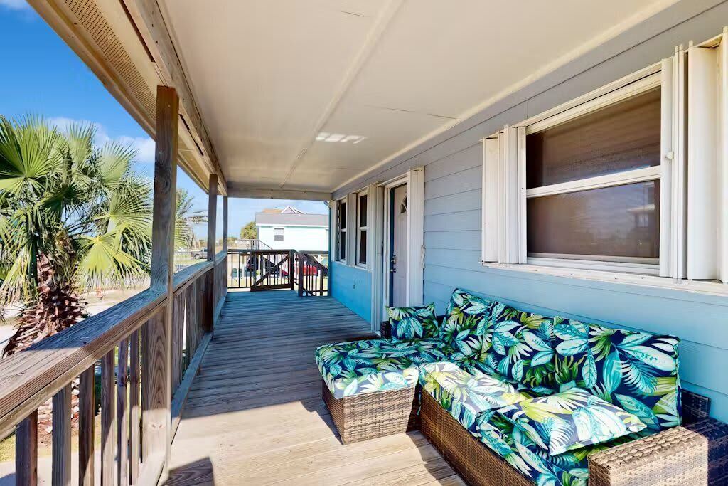 Photo of Patio Balcony in Leeward Sands