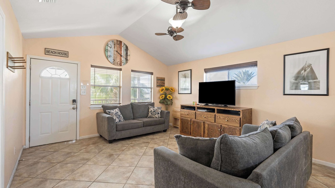 Photo of Livingroom in Leeward Sands