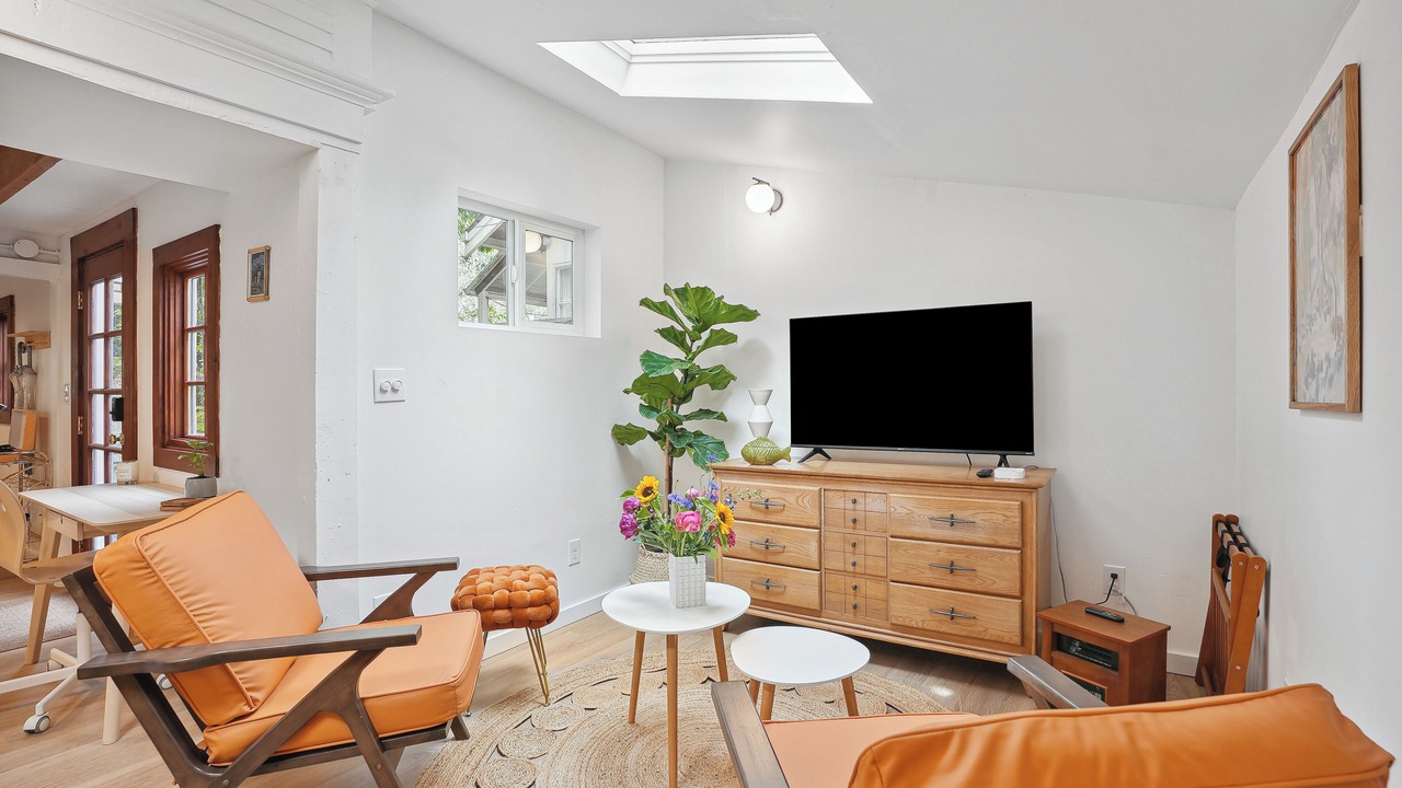 Photo of Livingroom in Belmont