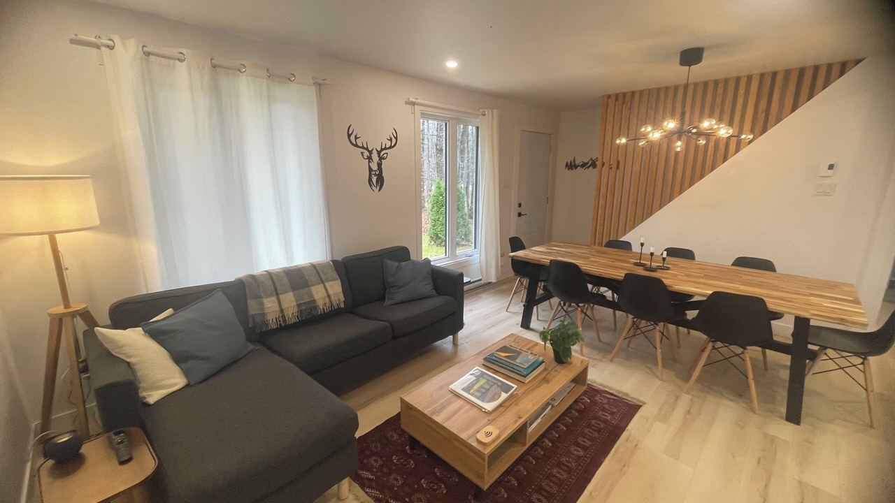 Photo of Livingroom in Saint-Pierre-de-l'lle-d'Orleans
