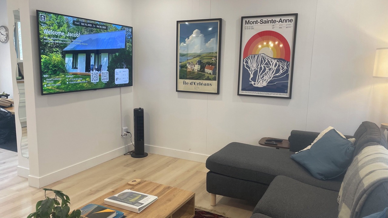 Photo of Livingroom in Saint-Pierre-de-l'lle-d'Orleans