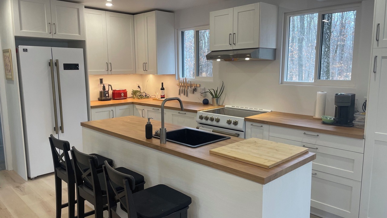 Photo of Kitchen in Saint-Pierre-de-l'lle-d'Orleans